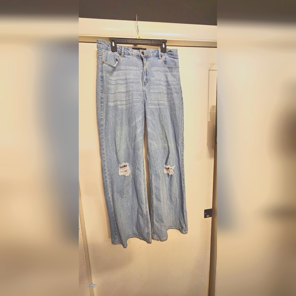 Gabrielle Union Wide leg high waisted jeans